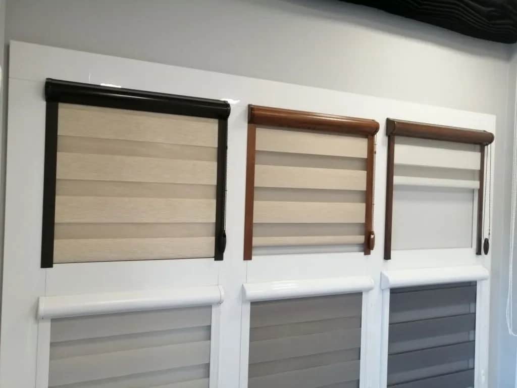 Jak wybrać idealny kolor rolet do białych okien, by uniknąć błędów