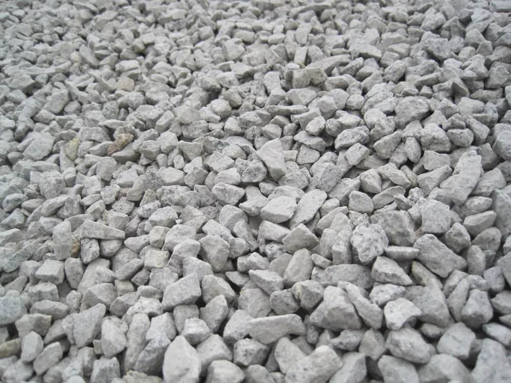 Skuteczne sposoby na to, czym wyczyścić kamień dekoracyjny