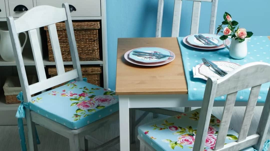 Jak uszyć poduszkę na krzesło: proste kroki, które musisz znać